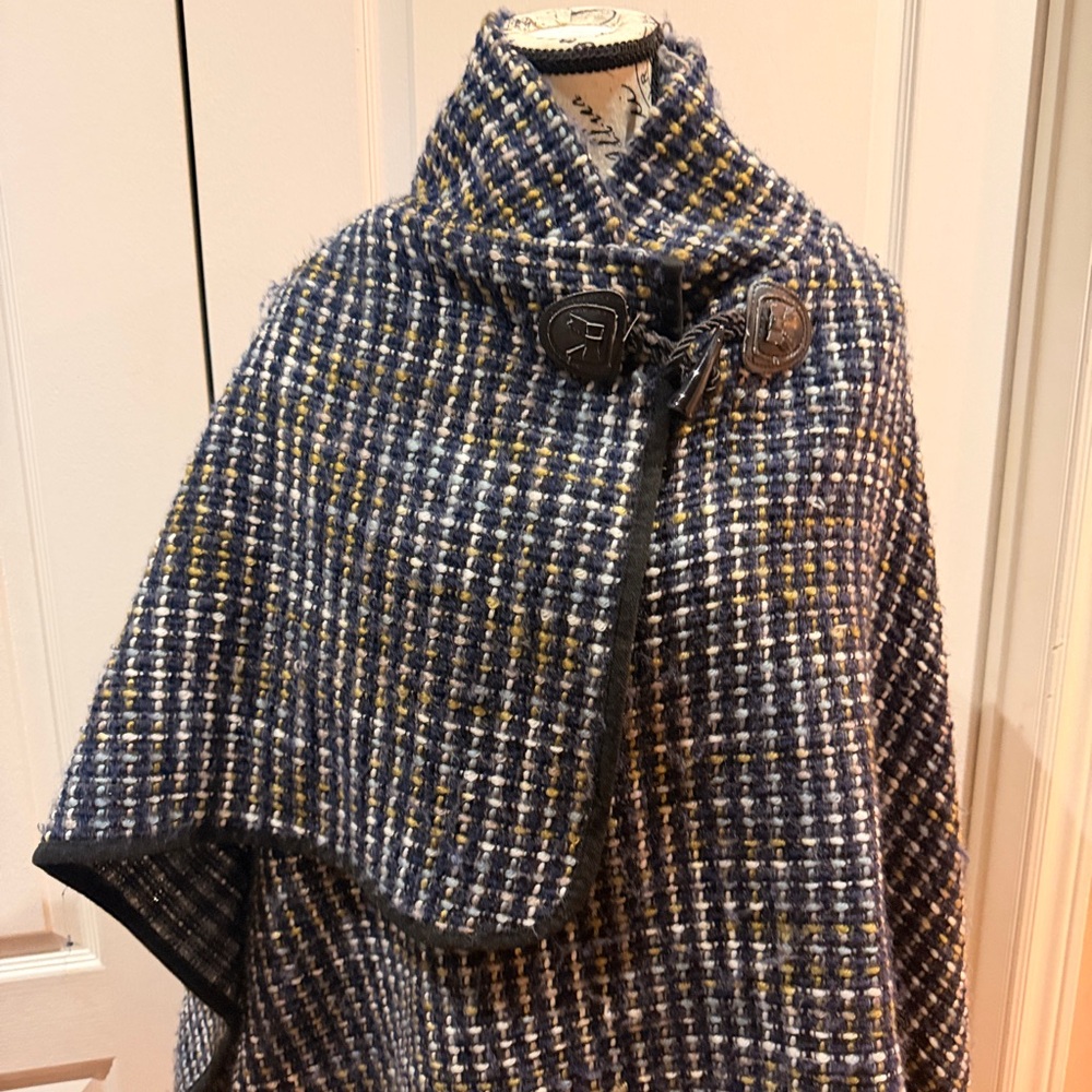 Jessica McClintock Tweed Cape